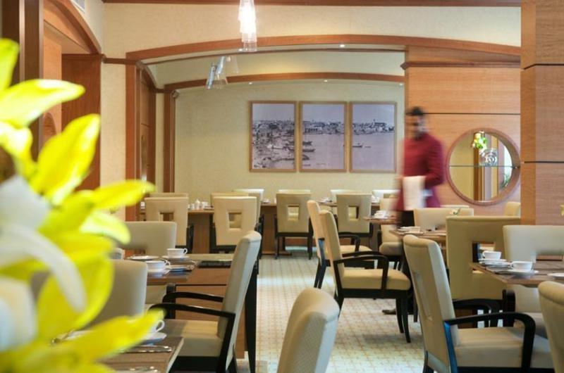 Wiseman Grand Hotel Доха Экстерьер фото The restaurant