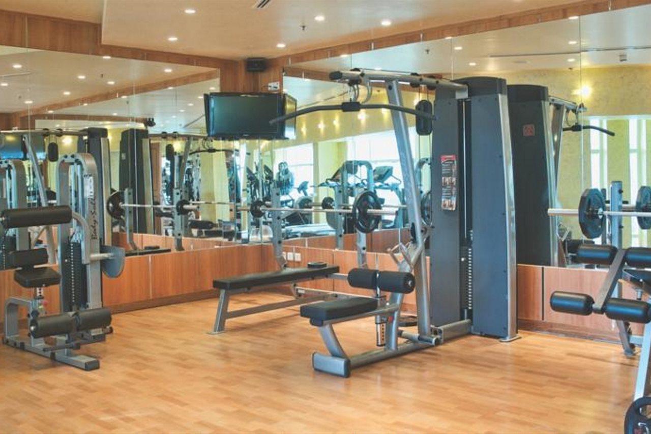 Wiseman Grand Hotel Доха Экстерьер фото A gym in a hotel
